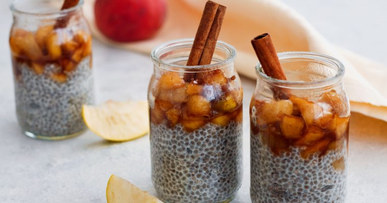 Budincă de Chia cu Măr şi Scorţişoară