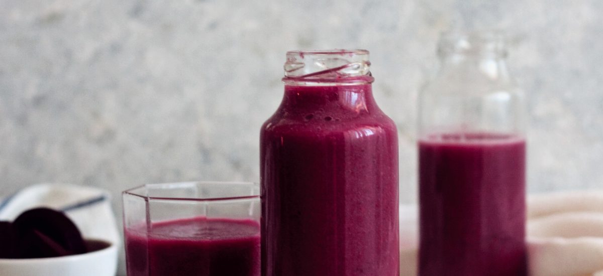 Detox smoothie cu sfeclă roșie