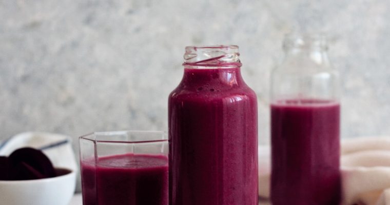 Detox smoothie cu sfeclă roșie