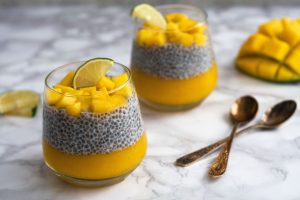 Budincă de Chia cu Mango