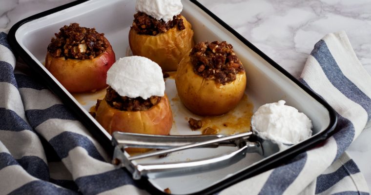Maple Pecan Baked Apples