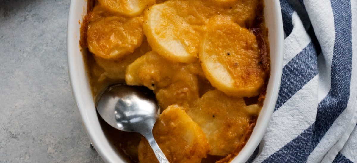 Cartofi gratinaţi la cuptor