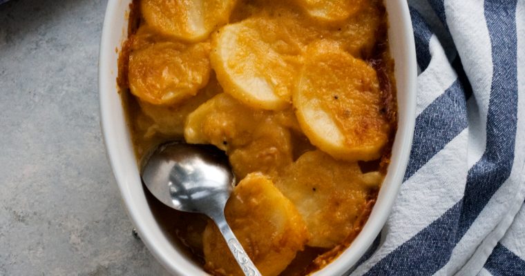 Cartofi gratinaţi la cuptor