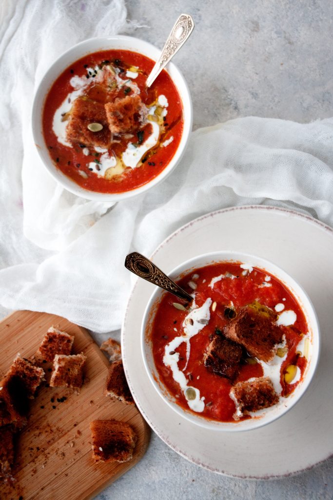 Supă de roșii cu ardei copt